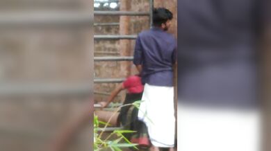 लुंगी से लंड निकाल के चुस्ती हुई हॉट मल्लू भाभी का वीडियो