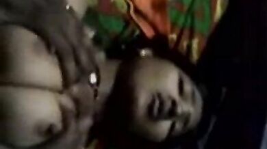 अंकल ने की देसी चूची मालिश लड़की के बॉल्स की