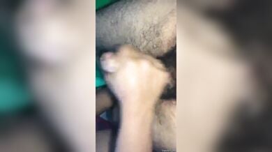 जोर-जोर से मुट्ठ मारकर, चूसकर लड़की ने लंड की क्रीम निकाल डाली