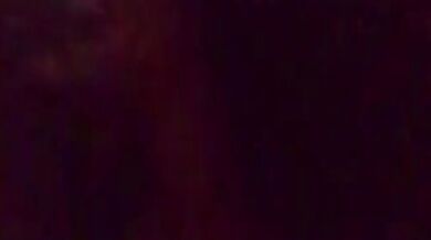 शराब पीकर होटल में पति को ब्लोजॉब देती बीवी