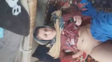 देसी अफ्घानी आंटी ने लंड चूस के बुर में लिया