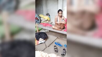 तबेले के अंदर देसी विलेज भाभी की चुदाई कर के गांड मारी