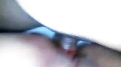 इंडियन औरत की वर्जिन चूत से निकला चुदाई का खून