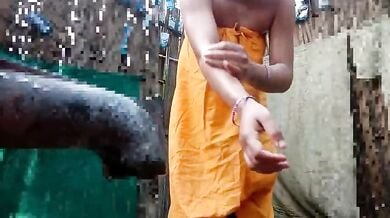 देहाती हेरी चूत से पेशाब निकालने का पिसिंग वीडियो