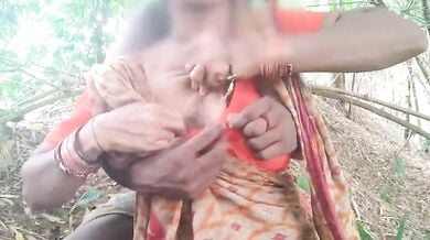 किसान ने बीवी की चूत में माल छोड़ा खेत में चोद के