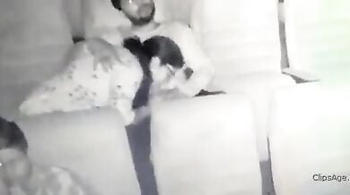 सिनेमा थिएटर में ब्लोजॉब, बूब्स प्रेसिंग जैसी गंदी हरकतें करते प्रेमी जोड़े