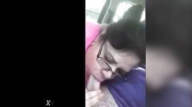 लिफ्ट ले के लंड चूसा सेक्सी विदेशी आंटी ने