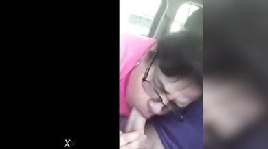 लिफ्ट ले के लंड चूसा सेक्सी विदेशी आंटी ने