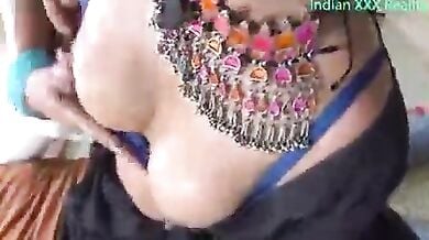 सोई बेटी के बाजू में ही सौतेली मां ने चोदा बेटे का लंड (गंदी हिंदी ऑडियो)