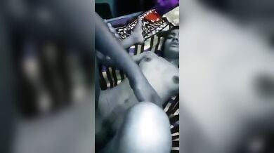 अंकल जल्दी झड़ गया तो बंगाली भतीजी गुस्से में झगड़ने लगी