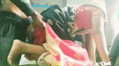 नीतू भाभी ने घोड़ी बन के देवर के दोस्त का लंड लिया
