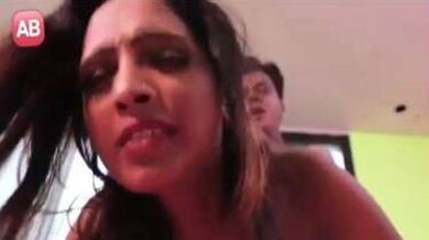 बिहारी लुगाई डॉक्टर को बोली, “ओकरा तो खड़ा होइला पर उं कुछ कर ना पावे.”