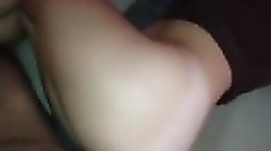 गोरी गांड गर्लफ्रैंड की ट्रिम की हुई चूत चुदाई का क्लोज अप वीडियो बनाया