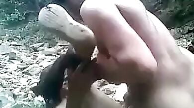 इंडियन लड़के ने जंगल में चोदी फिरंगी टूरिस्ट लड़की