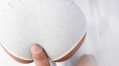 मुट्ठ मारकर सौतेली बहन के कपड़े ठरकी भाई ने गंदे कर डालें