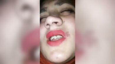 लाहौर वाली हिजाबी आरफा खालाजान की मोहसिन ने की चुदाई