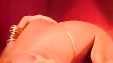 विदेशी हस्बैंड वाइफ ने इंडिया आकर सीखे कामसूत्र वाले संभोग आसन