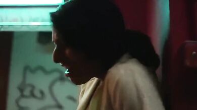 इंडियन कपल का होटल वॉशरूम में हॉट हनीमून सेक्स!