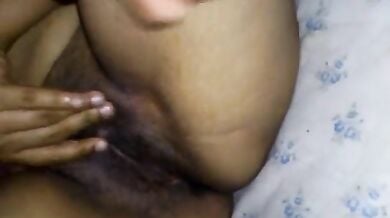 रात के अँधेरे में सेक्सी मामी ने लंड को खेल लगाया