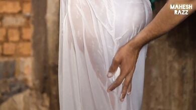 लड़के ने देखा पड़ोसी भाभी को नहलाने का सपना