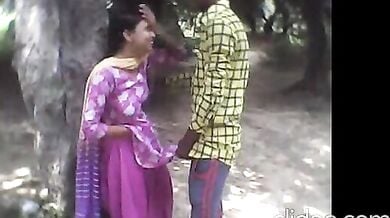 खुले में चुदाई करते 5 इंडियन कपल्स का जबरदस्त कंपाइलेशन