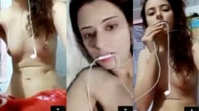 वीडियो कॉल पर बॉयफ्रेंड के साथ बातें करते हुए गर्लफ्रेंड ने सहलाए अपने चुचे