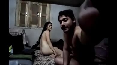 पति से छुप कर म्यूजिक टीचर के साथ चुदाई
