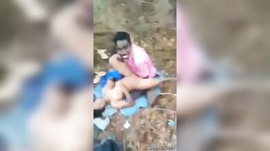 आंध्रा देहाती लड़की को जंगल में नंगी चोदा और उसका एमएमएस भी बनाया