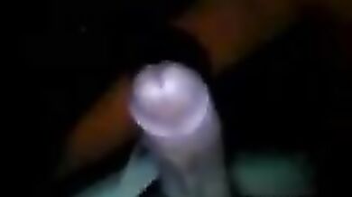 लौड़े पर जीभ घुमा घुमा कर चूसा हॉट गर्ल ने