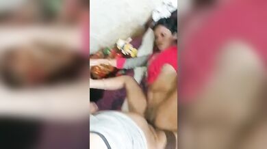 गुजराती आदमी ने कामवाली की चूत और मुहं चोदा सर्वेंट क्वार्टर में