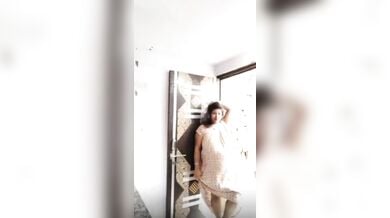 मैरिड इंडियन दीदी के खरबूजे जितने बड़े-बड़े बूब्स