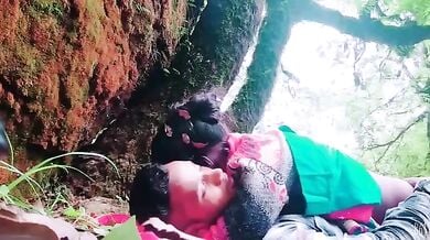 यंग बॉय ने मुहं में और चूत में लंड दिया देसी चीटिंग आंटी के