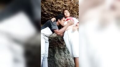 इंडोनेशिया की सेक्सी मुस्लिम लड़की और उसके चाचा की गन्दी क्लिप