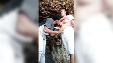 इंडोनेशिया की सेक्सी मुस्लिम लड़की और उसके चाचा की गन्दी क्लिप