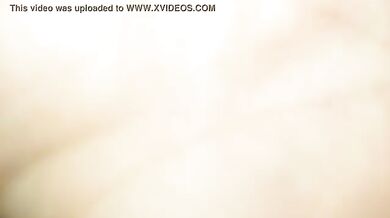 हॉट फिगर इंडियन बेब की पिंक बिकिनी बाजू में हटाकर की डॉगी स्टाइल चुदाई