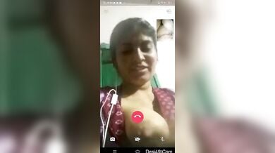 वीडियो कॉल पर भाभी ने दिखाए बूब्स, लड़के ने मारी मुठ