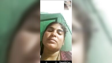 वीडियो कॉल पर भाभी ने दिखाए बूब्स, लड़के ने मारी मुठ