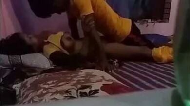 हल्दी प्रोग्राम के बाद लवर्स ने किया चुदाई का कार्यक्रम