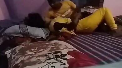 हल्दी प्रोग्राम के बाद लवर्स ने किया चुदाई का कार्यक्रम