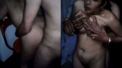 क्कोल्ड के सामने दोस्त ने उसकी बीवी चोदी