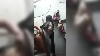 भतीजी की कॉलेज यूनिफॉर्म वाली स्कर्ट ऊपर उठाकर अंकल ने की डॉगस्टाइल चुदाई