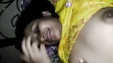 नई शादी हुई बीवी ने पीरियड्स में भी पति के लिए उतारी अपनी चड्डी