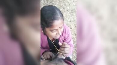 साऊथ इंडियन भाभी ने लंड चूस के पानी निकाला