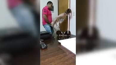 इंडियन बॉस और पर्सनल असिस्टेंट ने ऑफिस में चुप चुपके की चुदाई