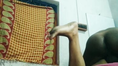 हॉट इंडियन कपल ने लाइव चुदाई की केम के सामने