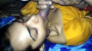 शालीन संस्कारी बीवी ने चूसा छाती पर सवार पति का लौड़ा