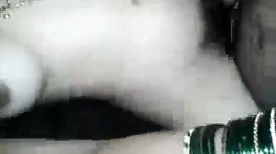 शादी का हरा चुड़ा, मंगलसूत्र पहनी मराठी बीवी ने की पति के लंड की सवारी