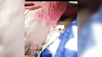 दोस्त की विधवा माँ ने नंगे वीडियो कॉल में बड़ी चूचियां दिखाई