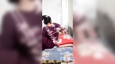 रोमांस के दौरान कपड़े उतारकर लवर्स हुए चुदाई के लिए नंगे