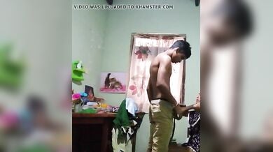 घर में लौंडिया बहन चुदवा के लंड चूस रही हैं भाई का